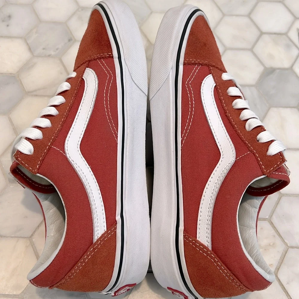 Vans Classic Old Skool PICANTE RED & TRUE WHITE Lace Up Low Top Sneakers Size 7